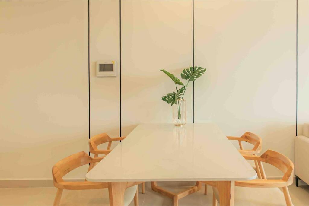 Apartment 9trip In Soho - 3 Bedrooms In District 1, Next To Bui Vien Walking Street - Free Saigon Nightlife Walking Tour Ho Chi Minh City